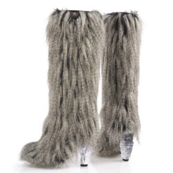 ISO NOT FOR SALEEEE!!! Chanel Faux Fur fantasy boots! - Picture 1 of 1